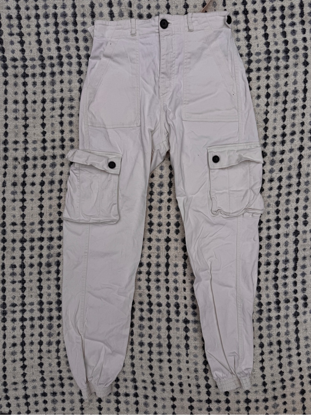 Wondery women’s white hiking/climbing Pants